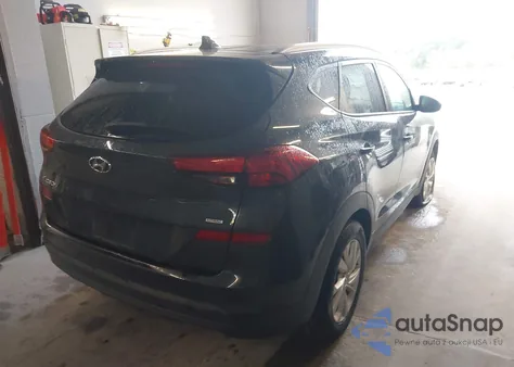 2020 Hyundai Tucson Value z USA, uszkodzony, nr VIN KM8J3CA46LU206981